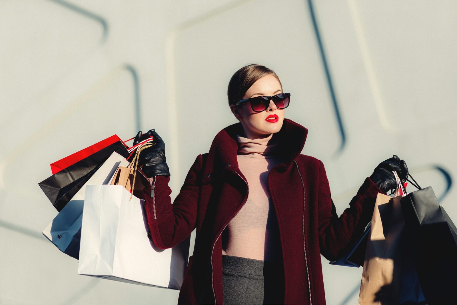Read more about the article The Ultimate Guide to Personal Shopping: Benefits and Choosing the Right Personal Shopper